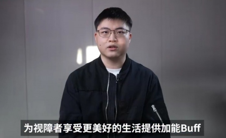 LPL全明星公益行！Uzi：让我们一起同心向善