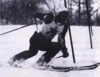 1980年2月13日，中国首次派团参加冬季奥运会