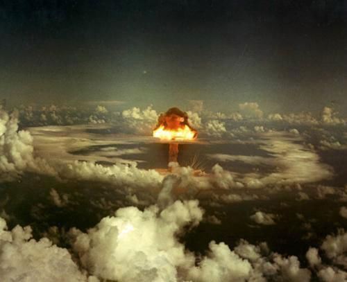 第一枚真正的氢弹于1954年3月1日试验成功