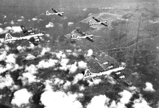 日本东京大轰炸发生于1945年3月9日