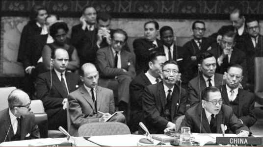 1954年7月21日，在日内瓦会议上签订了关于印度支那问题的日内瓦协议