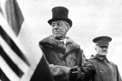 1914年8月18日，美国总统伍德罗·威尔逊宣布在第一次世界大战中保持中立