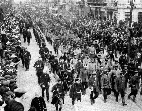 1916年8月28日，第一次世界大战中，意大利正式对德国宣战