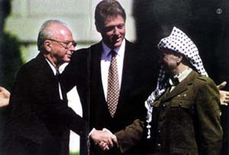 1993年9月13日，巴以签署和平协议