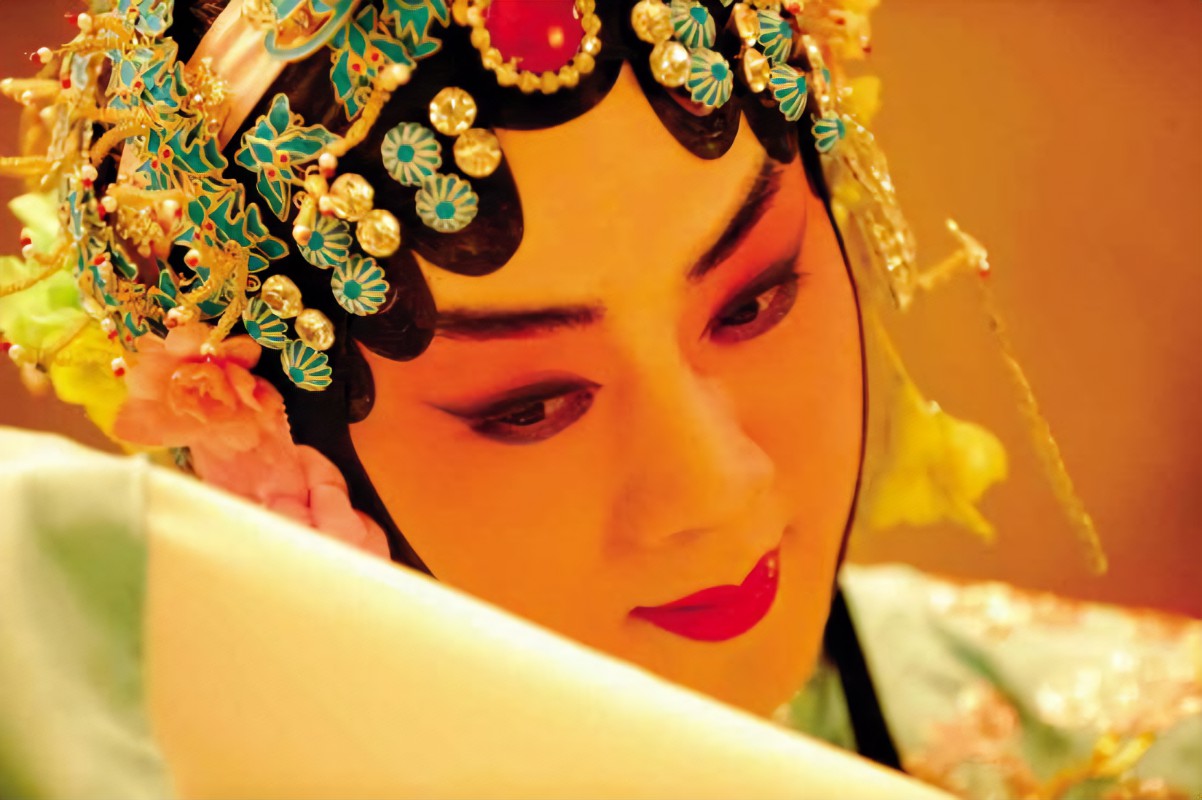 1894年10月22日，中国京剧演员梅兰芳出生于北京