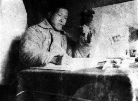 1945年10月30日，人民音乐家冼星海因肺病在莫斯科病逝