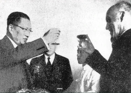 1946年11月4日，蒋介石政府与美国政府签订《中美商约》