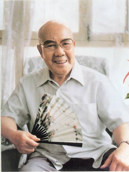 2002年12月11日，著名京剧表演艺术家袁世海辞世