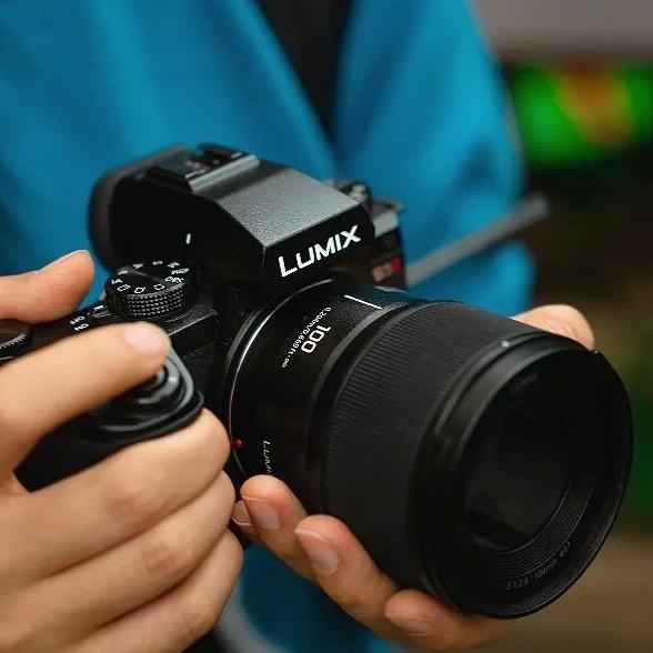 松下L卡口全画幅镜头 LUMIX S 100mm F2.8 MACRO发布：售价6998元