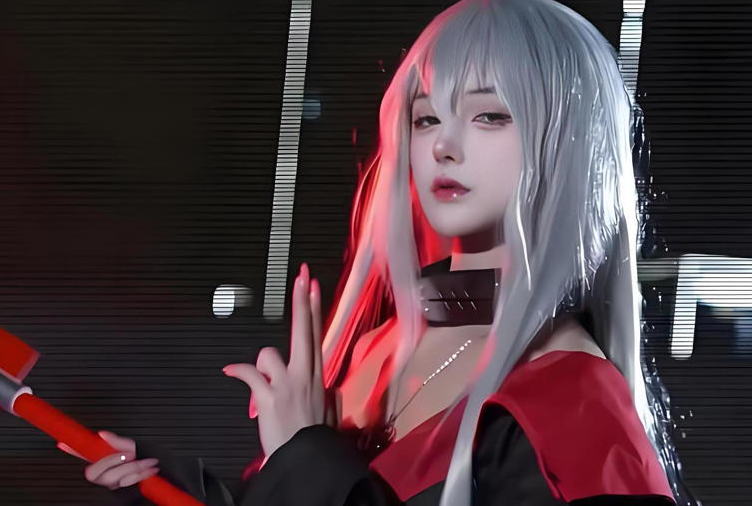 《火影忍者》女版飞段COSPLAY引爆网络，黑袜透光展现极致魅力身形