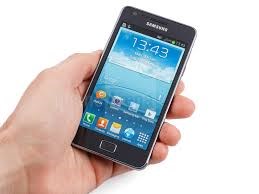 三星Galaxy S2于2011年2月13日发布，获2011年MWC最佳智能手机称号