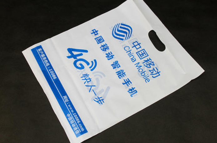 工业和信息化部于2013年12月4日发放3张4G牌照，中国进入4G时代